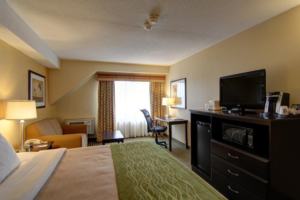 Comfort Inn Chatham-Kent Екстериор снимка