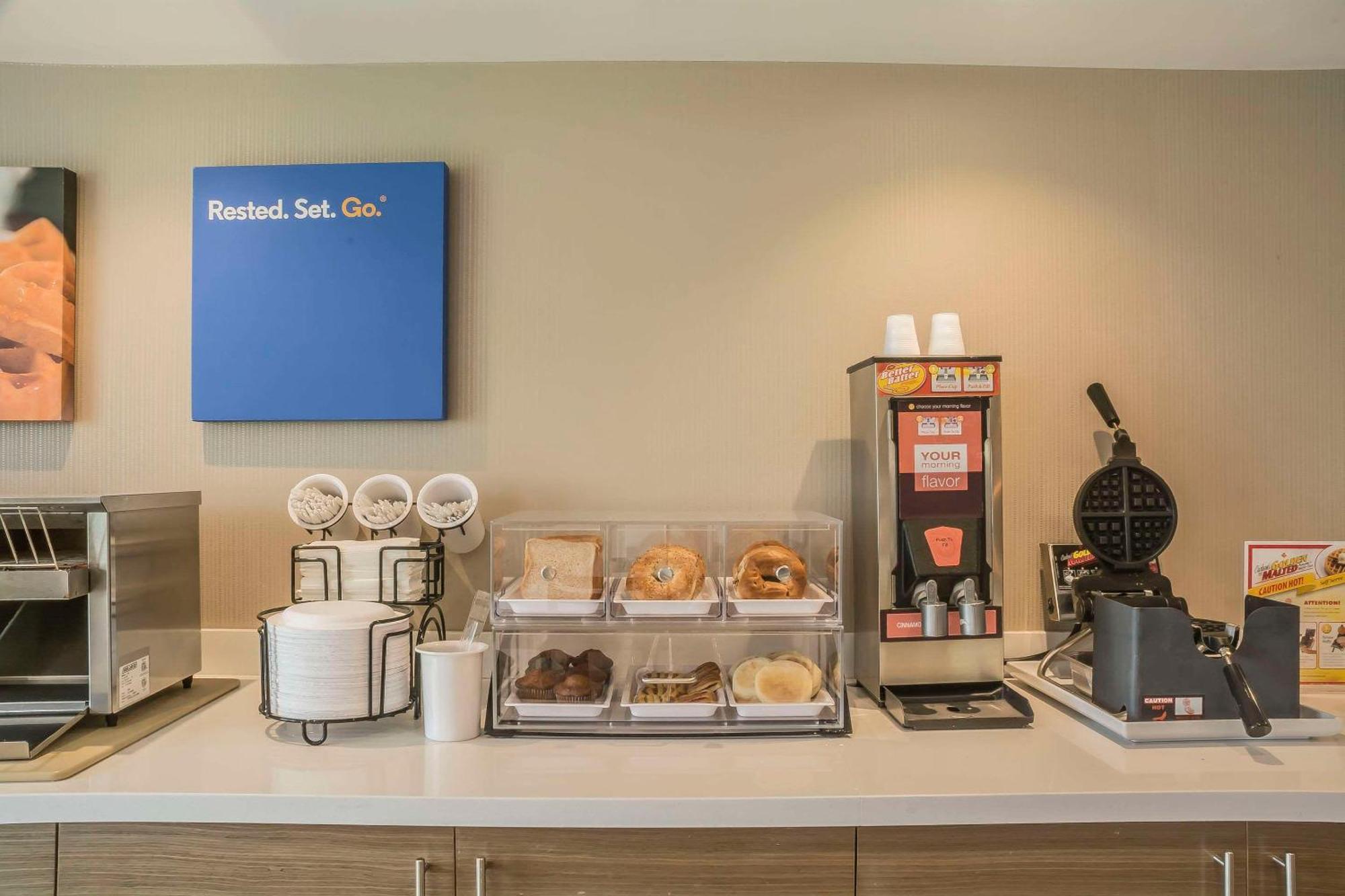 Comfort Inn Chatham-Kent Екстериор снимка