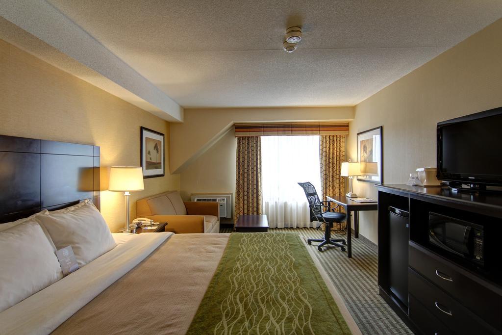Comfort Inn Chatham-Kent Екстериор снимка