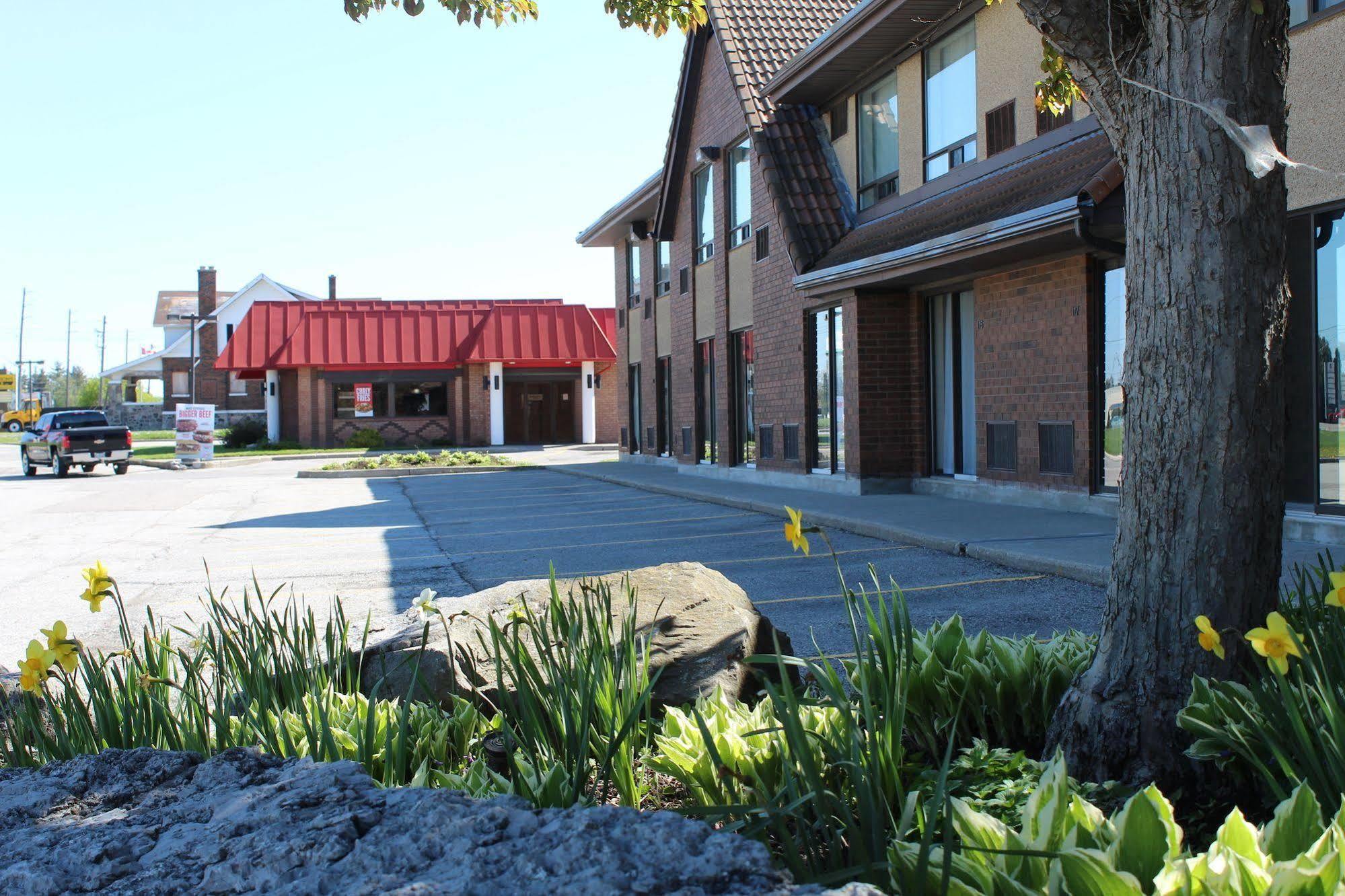 Comfort Inn Chatham-Kent Екстериор снимка