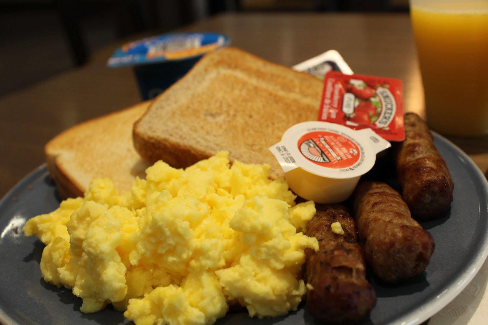 Comfort Inn Chatham-Kent Екстериор снимка