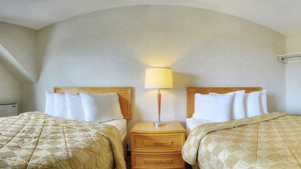 Comfort Inn Chatham-Kent Екстериор снимка