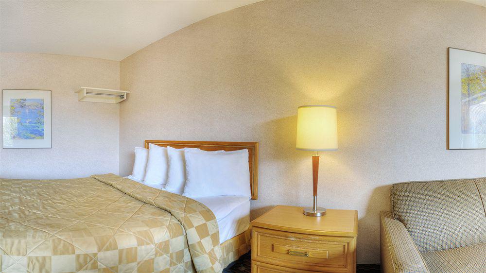 Comfort Inn Chatham-Kent Екстериор снимка